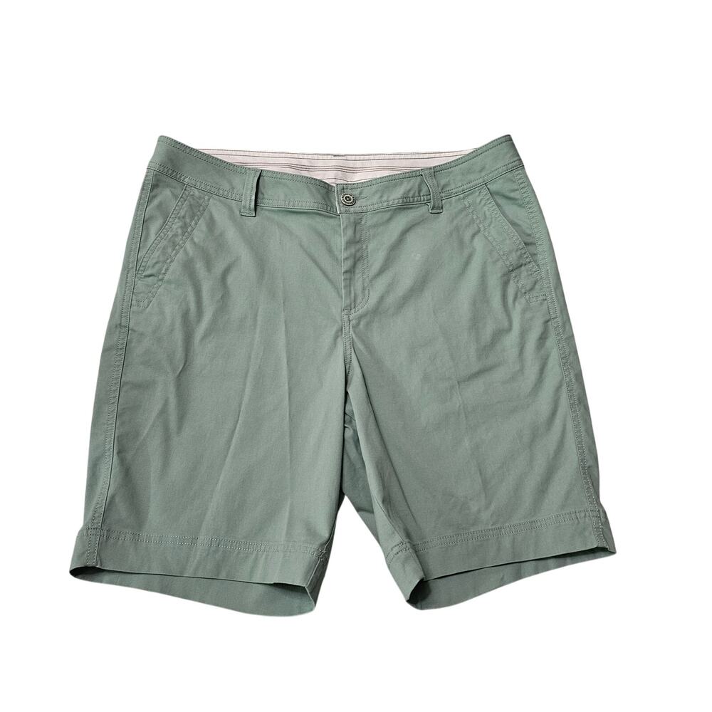 Natural Reflections Womens Size 14 Shorts Flat Front Light Green Chino